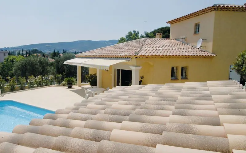 belle toiture crée par La Compagnie des Couvreurs à Cannes