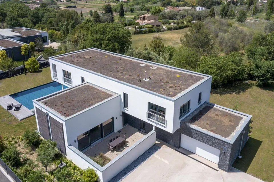belle toiture crée par La Compagnie des Couvreurs à Cannes