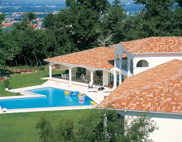 belle toiture faite par La Compagnie des Couvreurs à Cannes