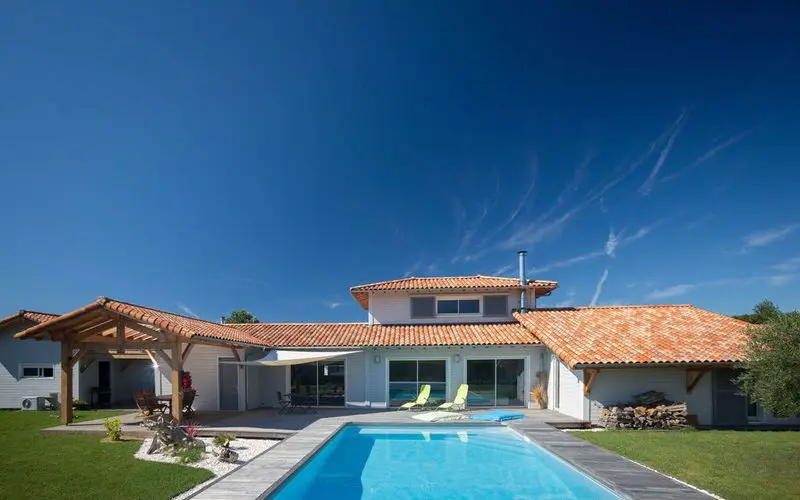 belle toiture crée par La Compagnie des Couvreurs à Cannes