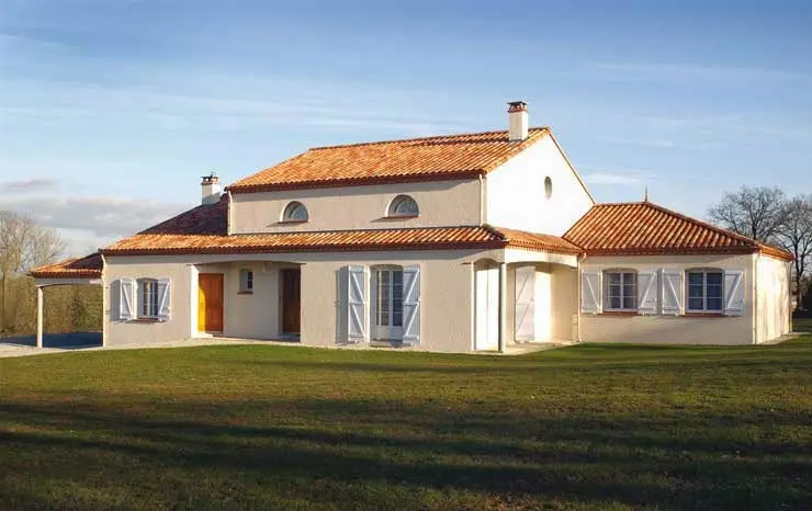 belle toiture crée par La Compagnie des Couvreurs à Cannes